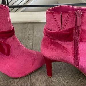 Torrid 8WW Pink Pointef Heel Bootie